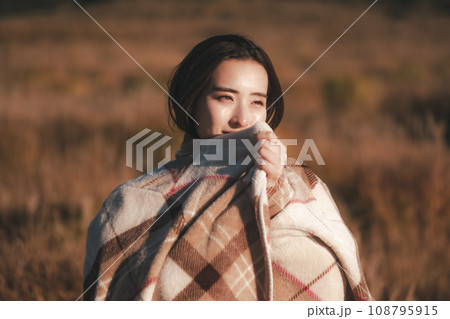 女性 放浪 旅人 一人旅 女性 放浪 旅人 一人旅 108795915