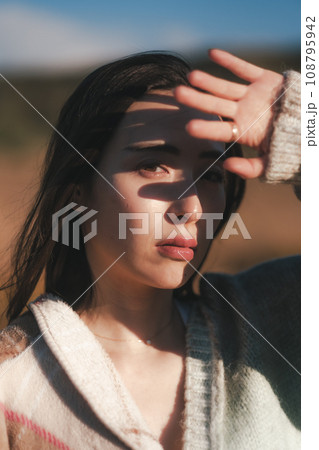 女性 放浪 旅人 一人旅 女性 放浪 旅人 一人旅 108795942