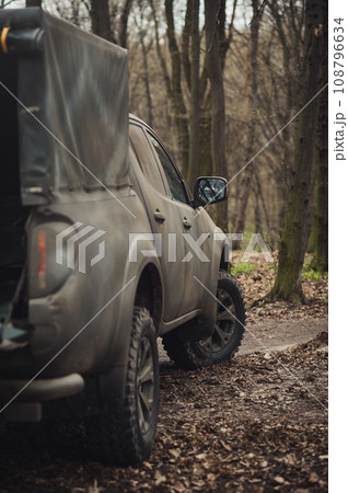 car for the military of Ukraine purchased by volunteer 108796634