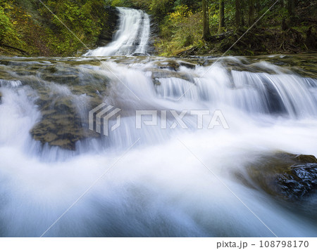 養老渓谷・万代の滝 (千葉県夷隅郡) / Bandai Waterfall, Japan 養老渓谷・万代の滝 (千葉県夷隅郡) / Bandai Waterfall, Japan 108798170