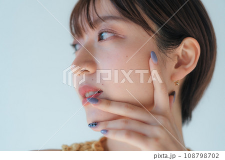 ショートヘアの女性 ビューティーイメージ ショートヘアの女性 ビューティーイメージ 108798702