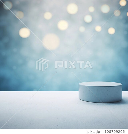 水色背景にボケライトと丸い展示台がある抽象的な正方形バナー。AI生成画像 108799206