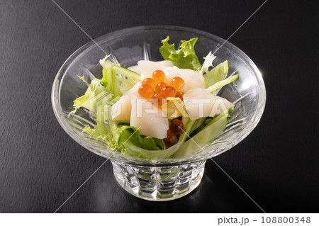 ホタテとイクラの前菜 108800348