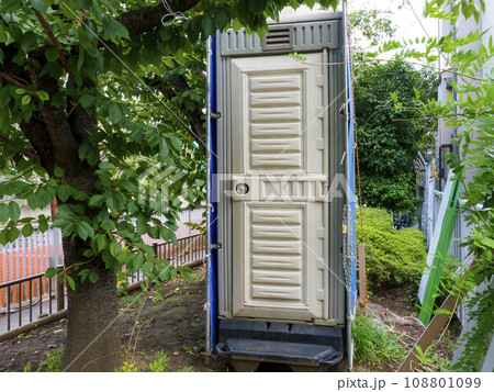仮設トイレ 108801099
