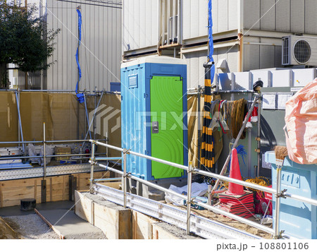 仮設トイレ 108801106