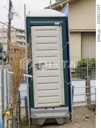 仮設トイレ 108801107