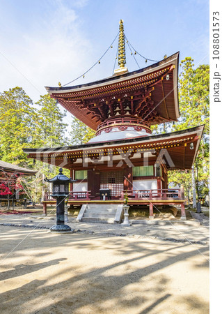 秋の高野山　壇上伽藍　東塔 108801573