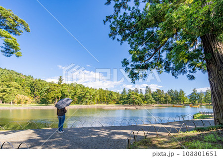 毛越寺　大泉が池　日本庭園史上特に貴重な平安時代の浄土庭園遺構　世界遺産　国の特別史跡・特別名勝 108801651