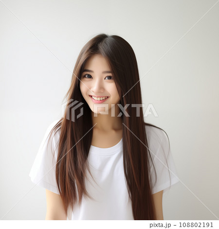 10代の微笑むロングストレートヘアの美しい女性 108802191