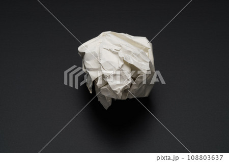 丸められた紙屑 丸められた紙屑 108803637