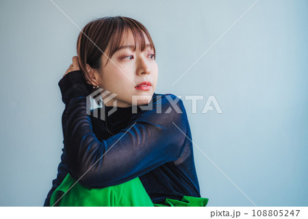 ビューティーイメージ　20代女性　ショートヘアー 108805247