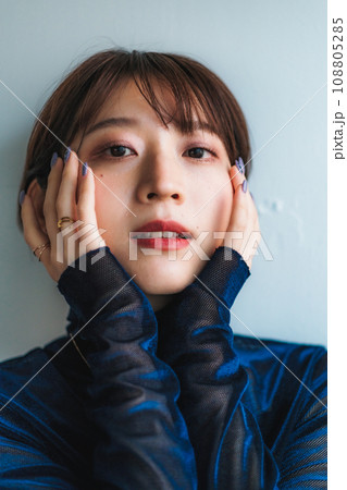 ビューティーイメージ　20代女性　ショートヘアー 108805285