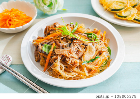 胡麻油香る韓国風チャプチェ 108805579