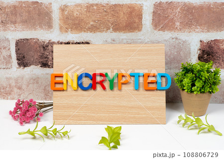 カラフルなencryptedの文字 108806729