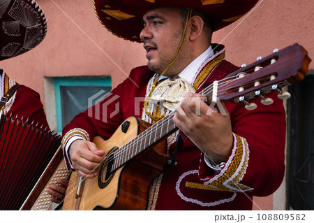 Mexican musician mariachi 108809582