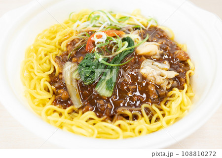 美味しいジャージャー麺 108810272