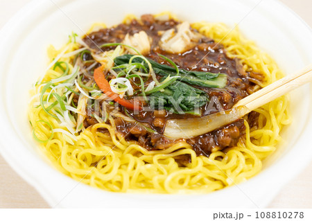 美味しいジャージャー麺 108810278