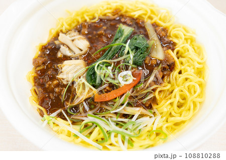 美味しいジャージャー麺 108810288