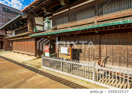 富山県　富山市　岩瀬の町並み 108810527