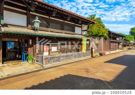 富山県　富山市　岩瀬の町並み 108810528