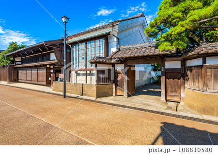 富山県　富山市　岩瀬の町並み 108810580