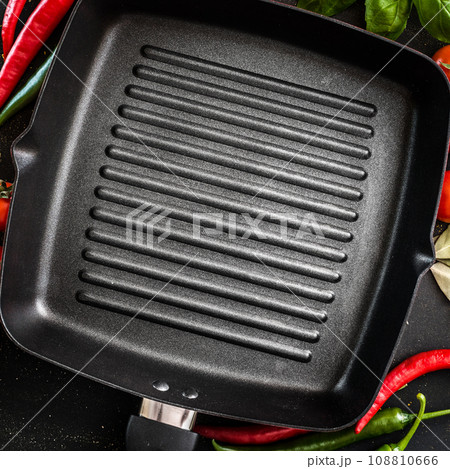 Cast iron griddle Cast iron griddle 108810666