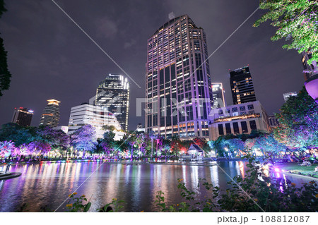 タイ王国バンコク、ベンジャシリ公園（Benchasiri park in Bangkok） 108812087