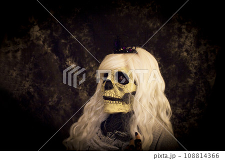 Woman dressed as dead halloween Woman dressed as dead halloween 108814366