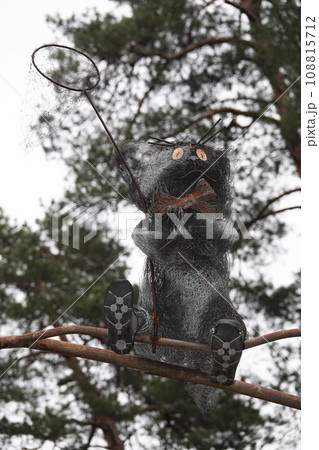 Kiev, Ukraine January 11, 2021: Fairy tale characters in the park made of wood Kiev, Ukraine January 11, 2021: Fairy tale characters in the park made of wood 108815712