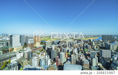 川崎駅前の街並み　多摩川　東京方面の眺望【神奈川県・川崎市－東京都・大田区】 108815987