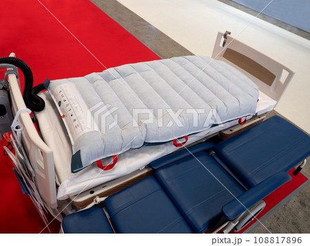 空圧式マットの医療ベッド 108817896