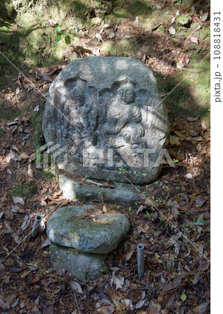 石塔寺 参道の石仏 滋賀県東近江市 石塔寺 参道の石仏 滋賀県東近江市 108818431