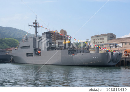 満艦飾の海上自衛隊敷設艦むろと 満艦飾の海上自衛隊敷設艦むろと 108818459