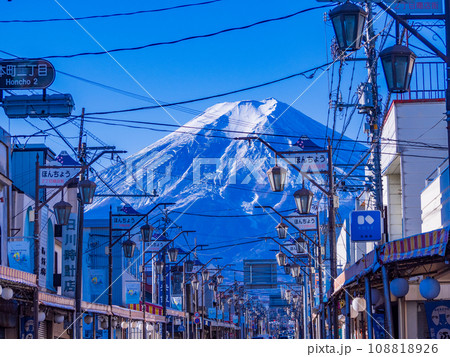 山梨県）富士吉田市本町通り商店街・雄大な富士山の写真素材
