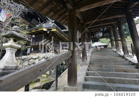 長谷寺　三百余社と登廊　奈良県桜井市初瀬 108819320
