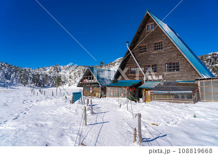 【冬素材】冬の北横岳・縞枯山荘【長野県】 【冬素材】冬の北横岳・縞枯山荘【長野県】 108819668