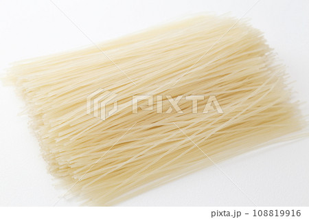 乾燥ビーフン　白バック 108819916