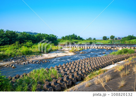 碓氷川　西毛総合運動公園付近　真夏の風景　群馬県安中市 108820132