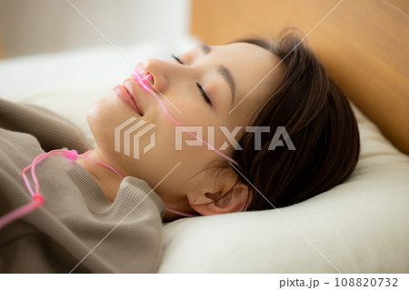 女性　水素　水素ガス吸入　吸入チューブ 108820732