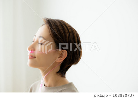 女性　水素　水素ガス吸入　吸入チューブ 108820737