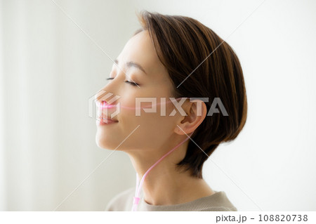 女性　水素　水素ガス吸入　吸入チューブ 108820738