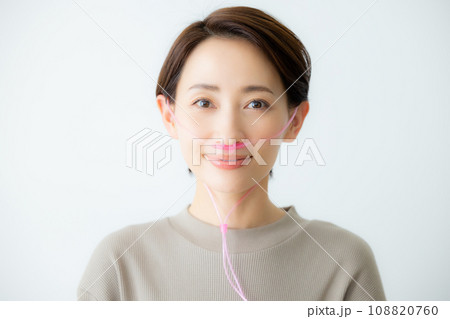 女性　水素　水素ガス吸入　吸入チューブ　 108820760