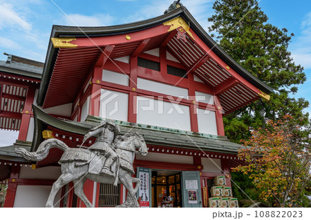 御嶽神社 宝物殿と畠山重忠像 東京都青梅市 御嶽神社 宝物殿と畠山重忠像 東京都青梅市 108822023