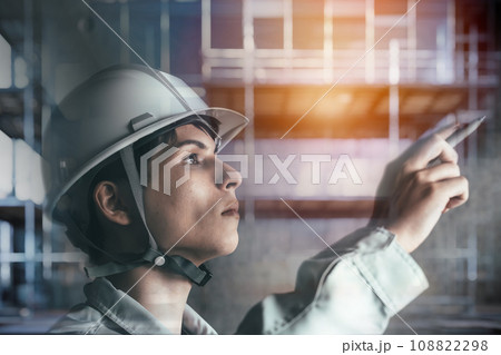 ヘルメットを被った男性 ヘルメットを被った男性 108822298
