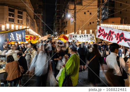 《東京都》東京のお祭り・日本橋べったら市 《東京都》東京のお祭り・日本橋べったら市 108822481