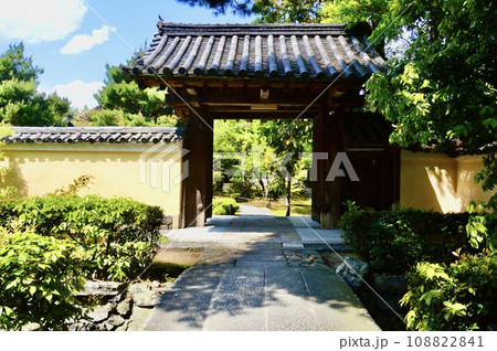 中門（鹿王院／京都市右京区嵯峨北堀町） 108822841