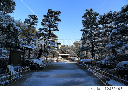 雪の縮景園 108824074