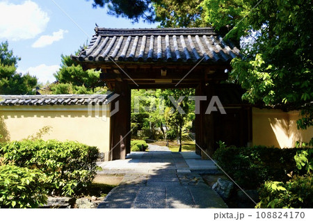 中門（鹿王院／京都市右京区嵯峨北堀町） 108824170