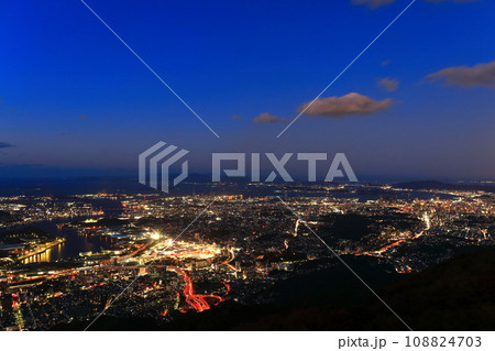 【福岡県】北九州市の夜景（皿倉山展望台） 108824703