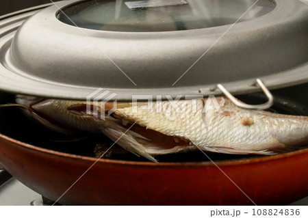 アクアパッツア チダイを焼く アクアパッツア チダイを焼く 108824836